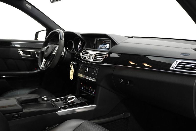 Mercedes E63 AMG bild 14