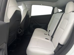 Tesla Model Y bild 28