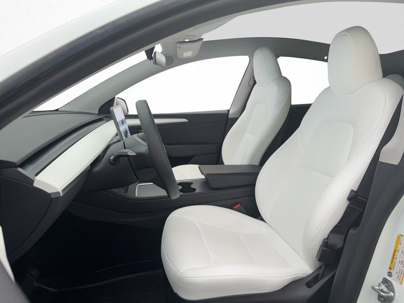 Tesla Model Y bild 13