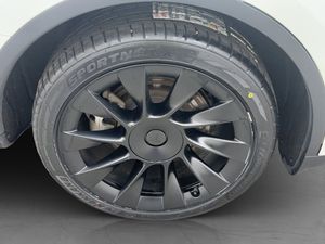 Tesla Model Y bild 32