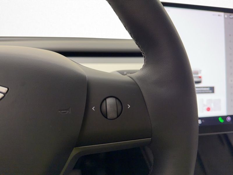 Tesla Model Y bild 18