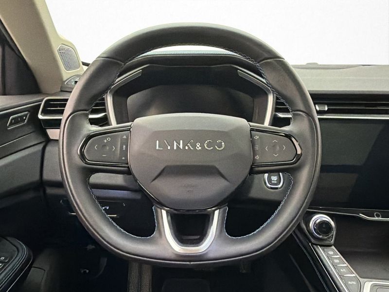 Lynk & Co 01 bild 15