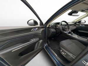 Lynk & Co 01 bild 12