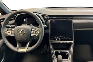 Lexus LBX bild 8