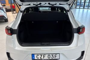 Lexus LBX bild 10