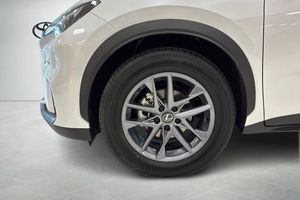 Lexus LBX bild 15