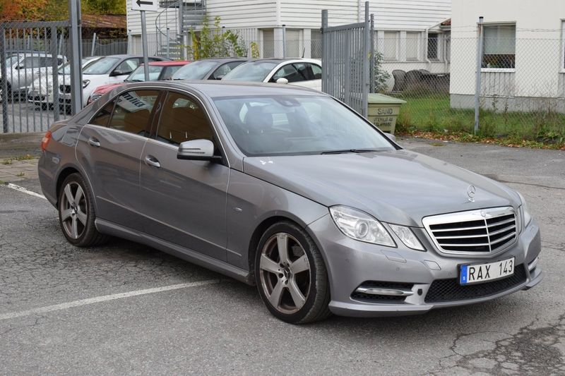 Mercedes E220 bild 2