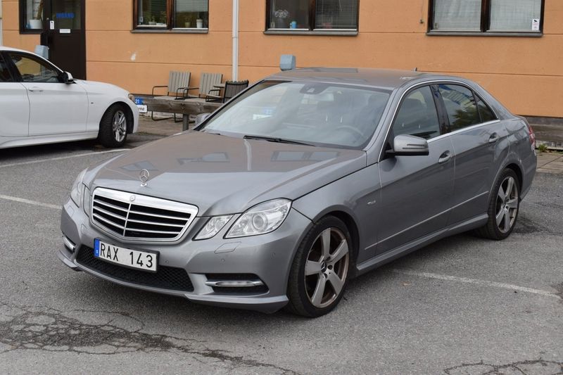 Mercedes E220 bild 3