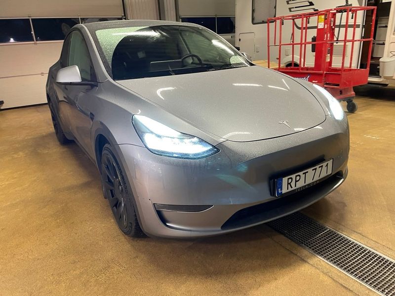 Tesla Model Y bild 2