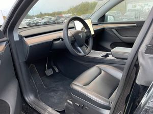 Tesla Model Y bild 5