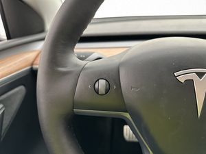 Tesla Model Y bild 19