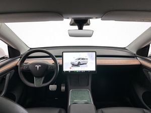 Tesla Model Y bild 17