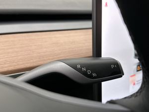 Tesla Model Y bild 21