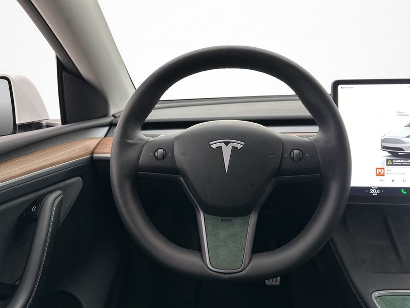 Tesla Model Y bild 18