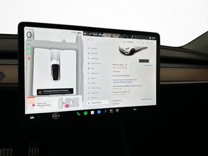 Tesla Model Y bild 27