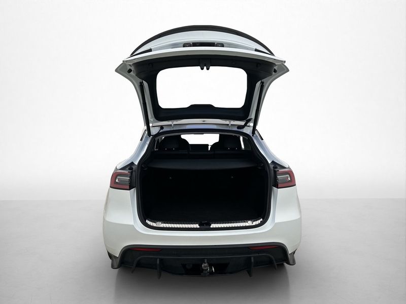 Tesla Model Y bild 11