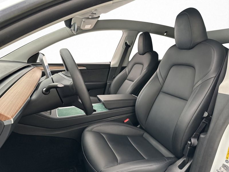 Tesla Model Y bild 14