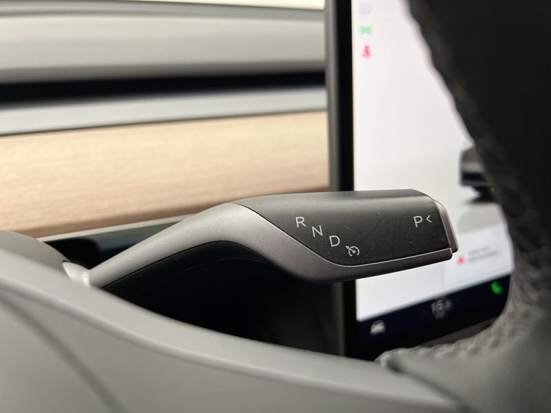 Tesla Model Y bild 24