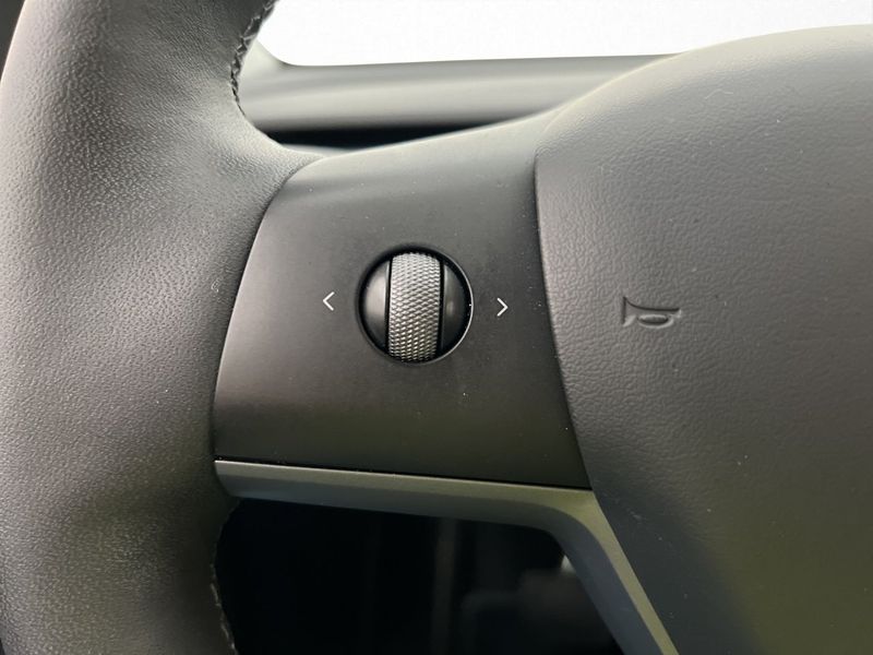 Tesla Model Y bild 22