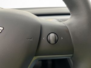Tesla Model Y bild 23
