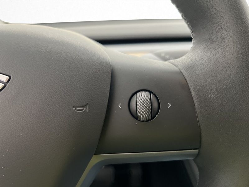 Tesla Model Y bild 23