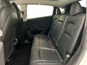 Tesla Model Y bild 18