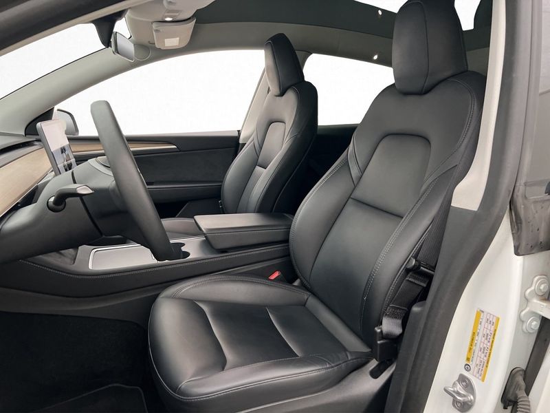 Tesla Model Y bild 16