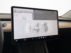 Tesla Model Y bild 32