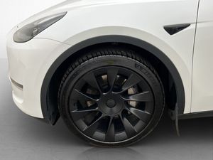Tesla Model Y bild 33