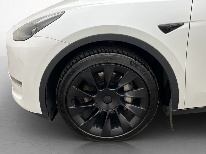 Tesla Model Y bild 33