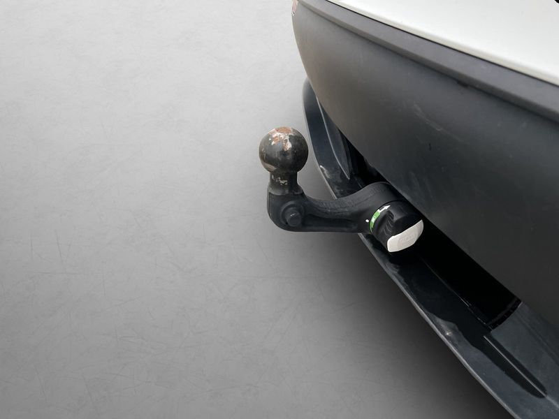 Tesla Model Y bild 12