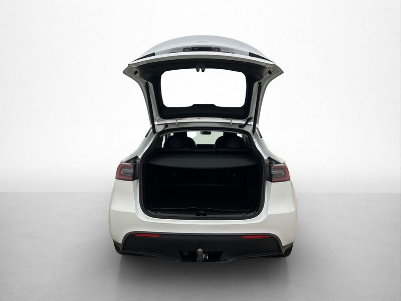 Tesla Model Y bild 13