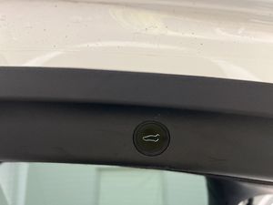 Tesla Model Y bild 14