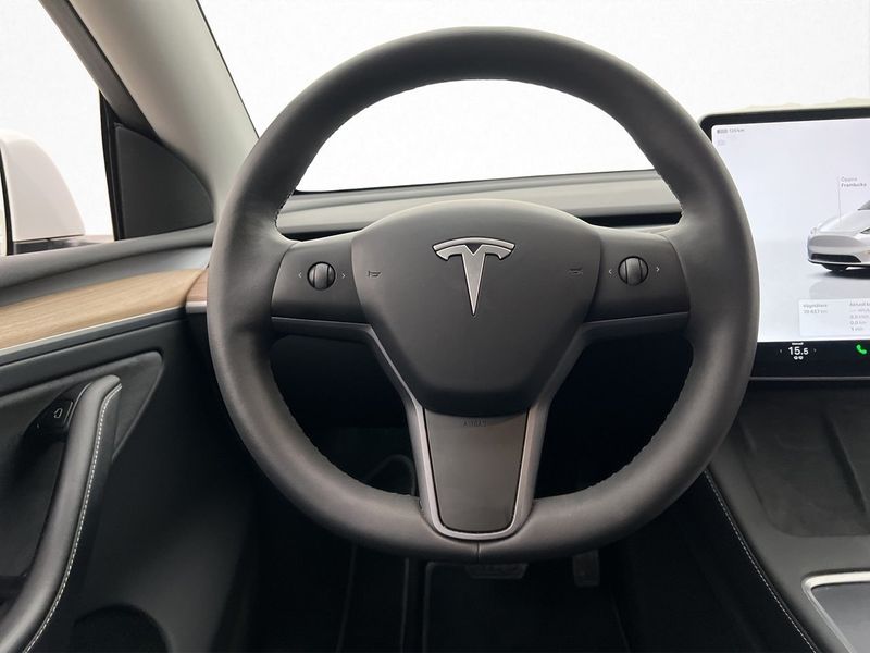 Tesla Model Y bild 21