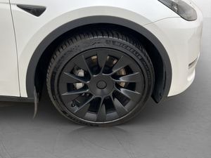 Tesla Model Y bild 36
