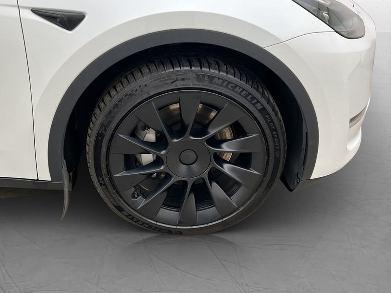 Tesla Model Y bild 36