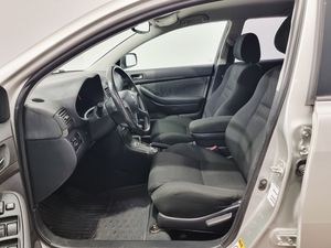 Toyota Avensis bild 5