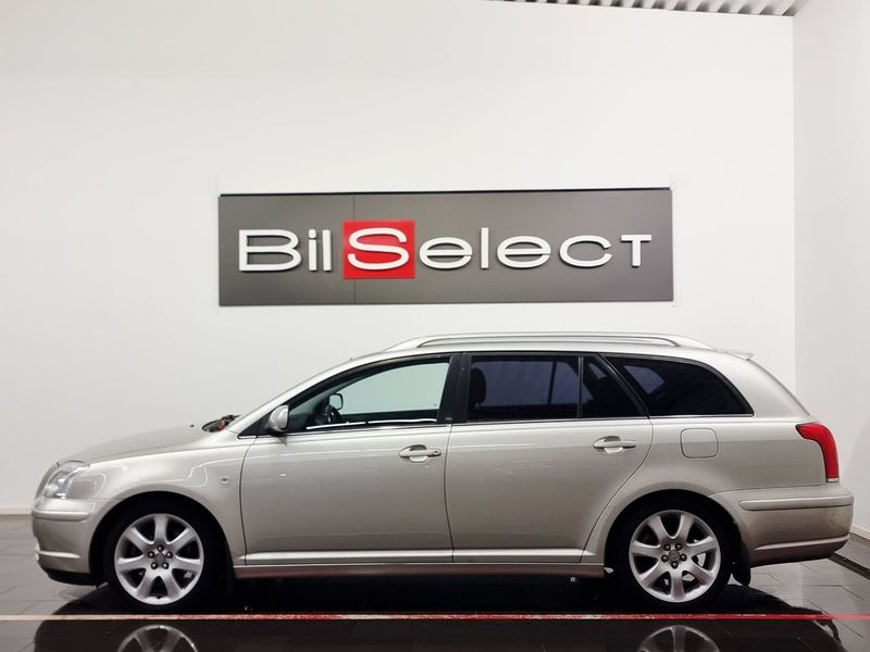 Toyota Avensis bild 2