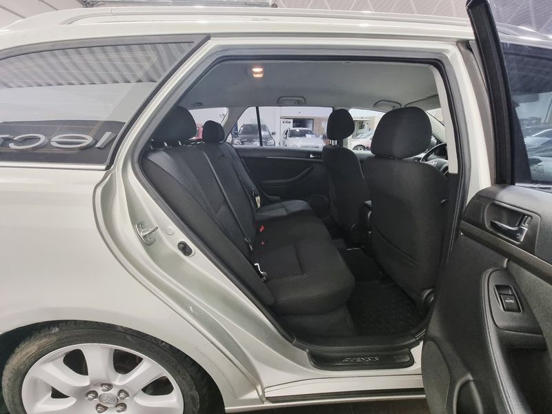 Toyota Avensis bild 21