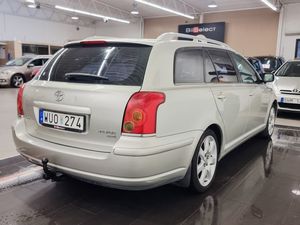 Toyota Avensis bild 17