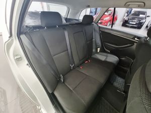 Toyota Avensis bild 23