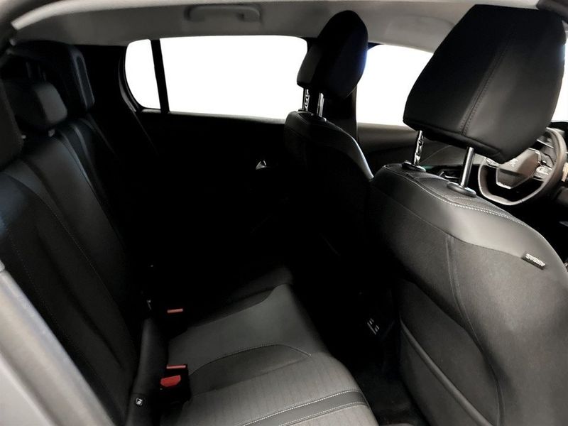 Peugeot 208 bild 12