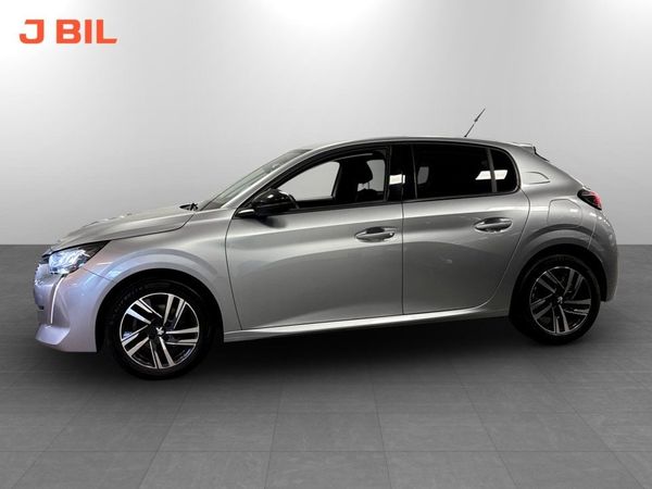 Peugeot 208 Allure 1.2 PT 100hk Aut BACKSENSORER - 2023