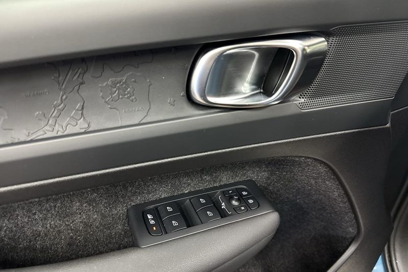 Volvo EX40 bild 19
