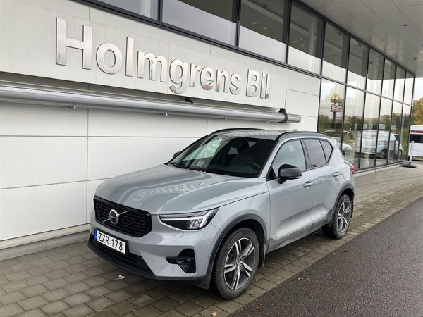 Volvo XC40 B3 Dark Plus Drag 360 Kamera Värmare Nav | Ränta 1,99% - 2024