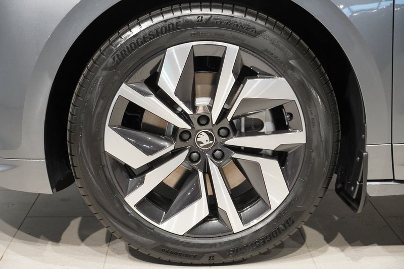 Skoda Enyaq bild 4