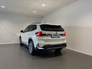 BMW iX1 bild 10