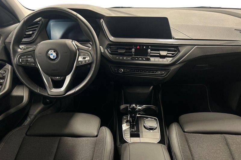BMW 118 bild 8