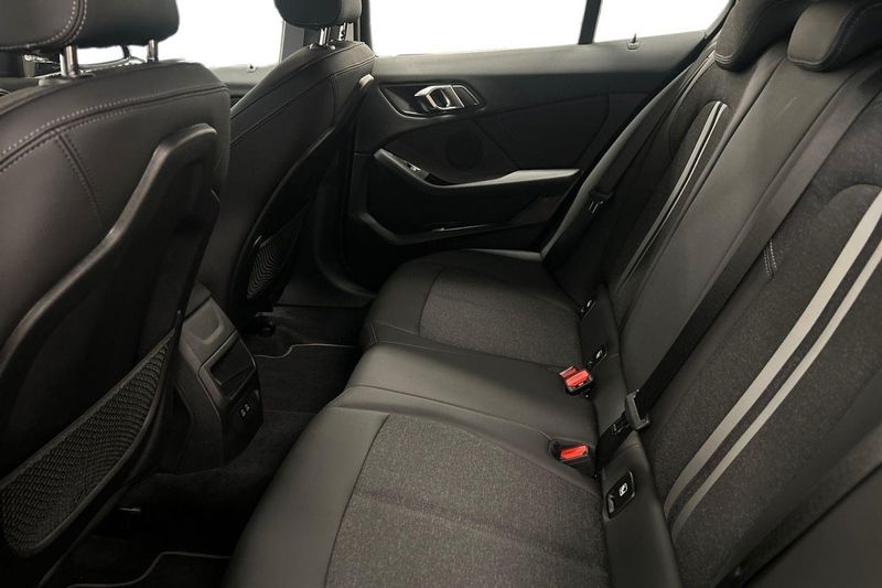 BMW 118 bild 11