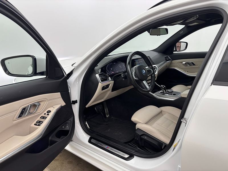 BMW 330 bild 13